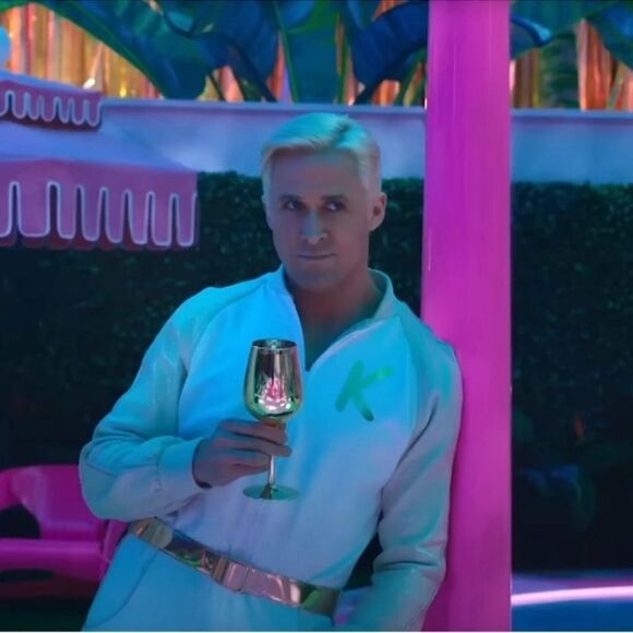 BARBIE DREAMHOUSE GOLD WINE GLASSES - Picture 9 of 11